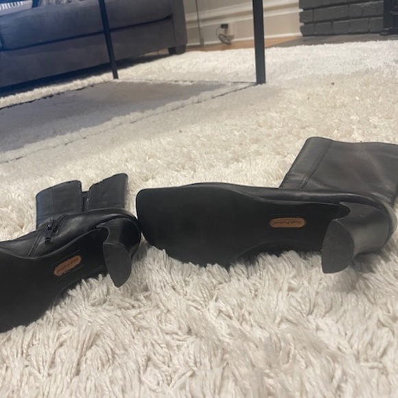 Hush Puppies Black Leather Mid Calf heeled boots Ladies - Picture 3 of 5